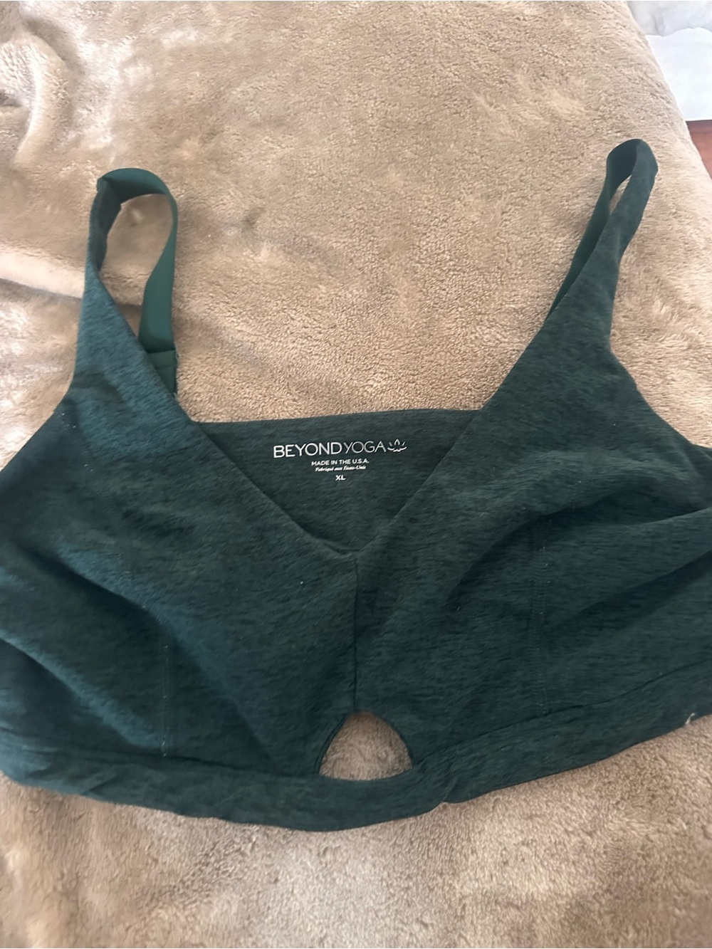 Beyond Yoga green sports bra - Picture 2 of 5